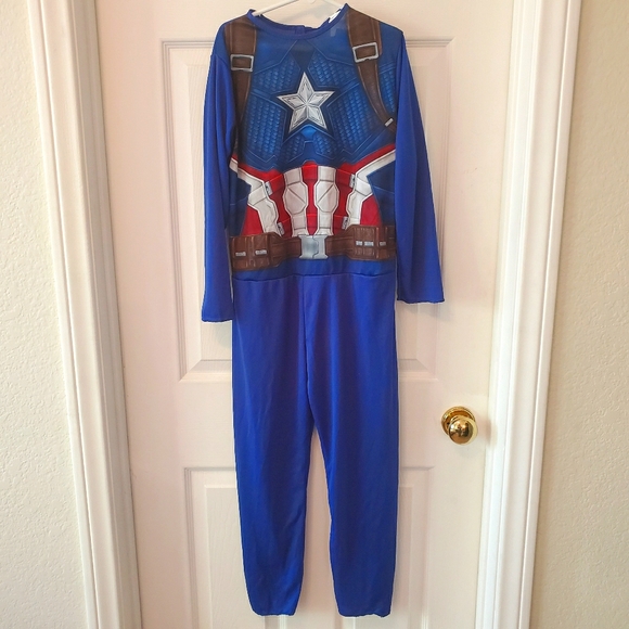 NWOT boys captain America costume size medium